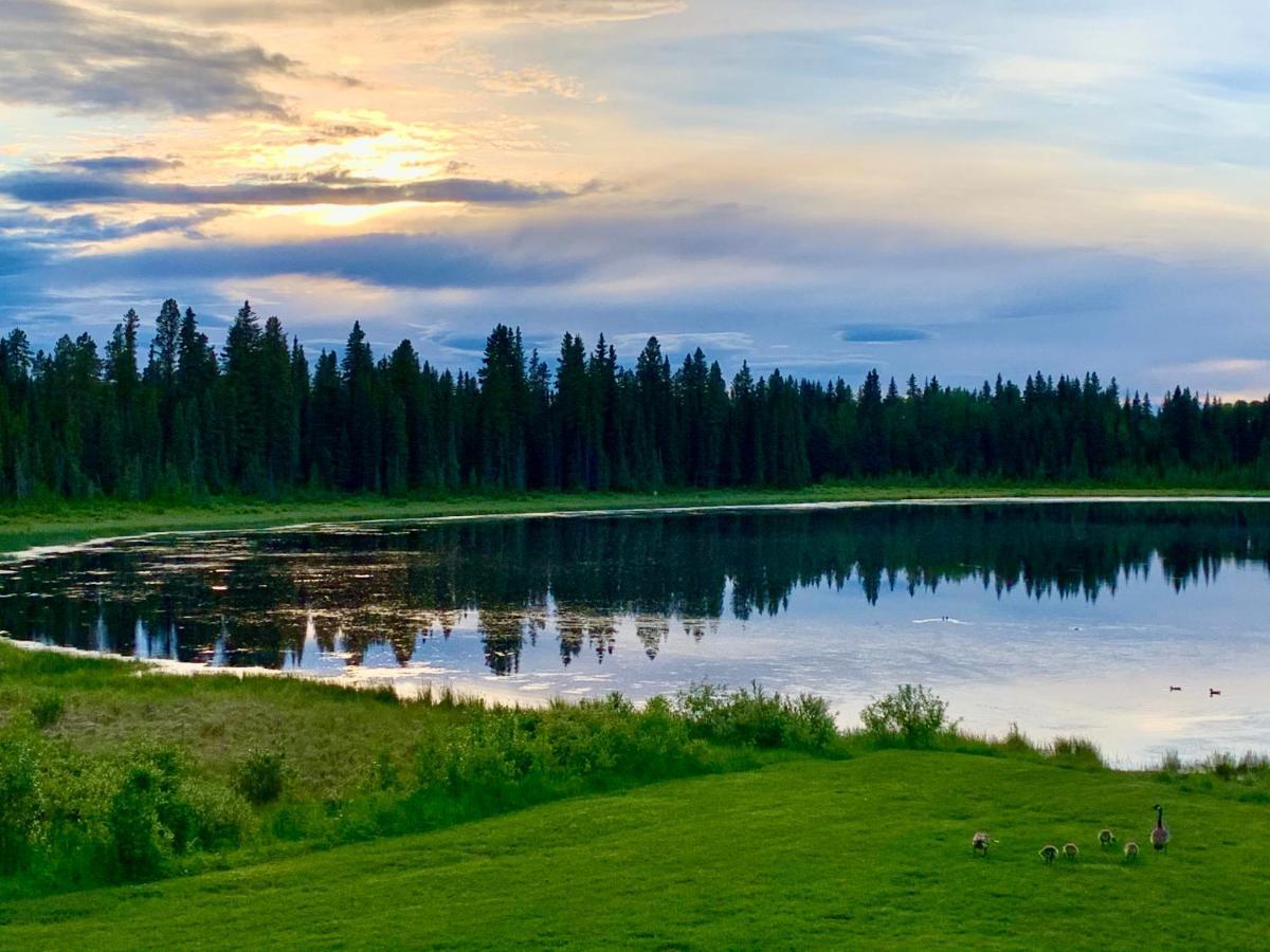 Schott'S Lake Conference & Resort Sundre Eksteriør bilde